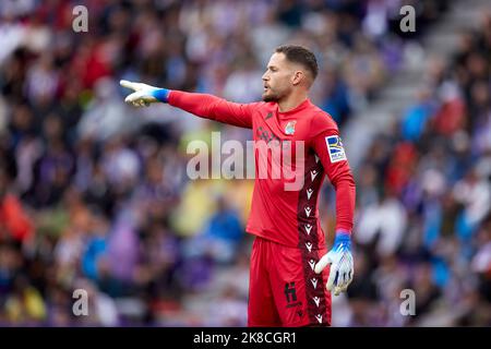 VALLADOLID, SPANIEN - 22. OKTOBER: Alex Remiro von Real Sociedad reagiert während des La Liga Santander-Spiels zwischen Real Valladolid und Real Sociedad am 22. Oktober 2022 in Jose Zorrilla in Valladolid, Spanien. Quelle: Ricardo Larreina/AFLO/Alamy Live News Stockfoto