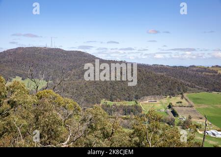 Mount Canobolas in New South Wales ein uralter Vulkan, hat Telefonkommunikationsmast Türme auf dem Gipfel, Orange zentralen westlichen NSW, Australien Stockfoto