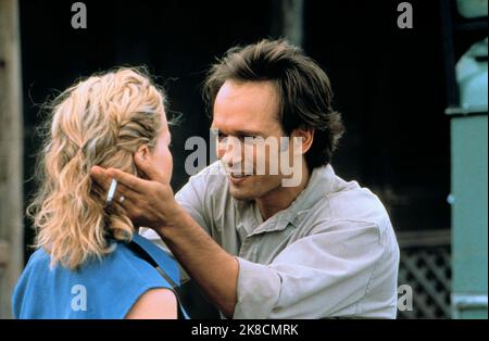 Kim Basinger & Vincent Perez Film: I Dreamed of Africa (USA 2000) Charaktere: Kuki Gallmann & Paolo Gallmann / Literaturfilmung (nach dem Buch von Kuki Gallmann) Regie: Hugh Hudson 05 May 2000 **WARNUNG** Dieses Foto ist nur für redaktionelle Verwendung bestimmt und unterliegt dem Copyright von COLUMBIA PICTURES und/oder des Fotografen, der von der Film- oder Produktionsfirma beauftragt wurde und darf nur von Publikationen im Zusammenhang mit der Bewerbung des oben genannten Films reproduziert werden. Eine obligatorische Gutschrift für COLUMBIA PICTURES ist erforderlich. Der Fotograf sollte auch bei Bekanntwerden des Fotos gutgeschrieben werden. Eine kommerzielle Nutzung kann nicht gewährt werden Stockfoto