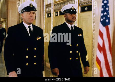 Robert De Niro & Cuba Gooding Jnr Film: Men Of Honor; Men Of Honor (2000) Charaktere: Chief 'Billy' Sunday & Regie: George Tillman Jr. 14. September 2000 **WARNUNG** Dieses Foto ist nur für redaktionelle Zwecke bestimmt und unterliegt dem Copyright von FOX und/oder dem Fotografen, der von der Film- oder Produktionsfirma beauftragt wurde, und kann nur von Publikationen im Zusammenhang mit der Bewerbung des oben genannten Films reproduziert werden. Eine obligatorische Gutschrift an FOX ist erforderlich. Der Fotograf sollte auch bei Bekanntwerden des Fotos gutgeschrieben werden. Ohne schriftliche Genehmigung der Film Company kann keine kommerzielle Nutzung gewährt werden. Stockfoto