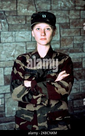 Anne Heche Film: One Kill (TV-Film) Charaktere: Capt. Mary Jane O'Malley USA 2000, Regie: Christopher Menaul 06. August 2000 **WARNUNG** Dieses Foto ist nur für redaktionelle Zwecke bestimmt und unterliegt dem Copyright von CBS und/oder des Fotografen, der von der Film- oder Produktionsfirma beauftragt wurde und darf nur von Publikationen im Zusammenhang mit der Bewerbung des oben genannten Films reproduziert werden. Eine obligatorische Gutschrift an CBS ist erforderlich. Der Fotograf sollte auch bei Bekanntwerden des Fotos gutgeschrieben werden. Ohne schriftliche Genehmigung der Film Company kann keine kommerzielle Nutzung gewährt werden. Stockfoto