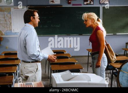 Kevin Spacey & Helen Hunt Film: Pay IT Forward (USA 2000) Charaktere: Eugene Simonet & Arlene McKinney Regie: Mimi Leder 12. Oktober 2000 **WARNUNG** Dieses Foto ist nur für redaktionelle Verwendung bestimmt und unterliegt dem Copyright von WARNER BROS. Und/oder des Fotografen, der von der Film- oder Produktionsfirma beauftragt wurde und nur durch Publikationen im Zusammenhang mit der Bewerbung des oben genannten Films reproduziert werden kann. Eine obligatorische Gutschrift an WARNER BROS. Ist erforderlich. Der Fotograf sollte auch bei Bekanntwerden des Fotos gutgeschrieben werden. Ohne schriftliche Genehmigung der Film Company kann keine kommerzielle Nutzung gewährt werden. Stockfoto