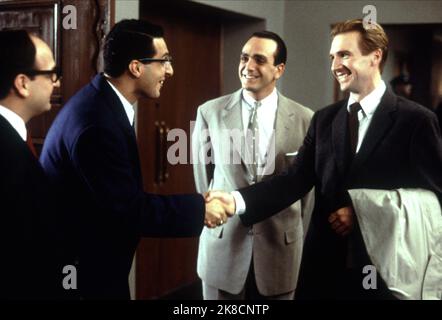 David Paymer, John Turturro, Hank Azaria & Ralph Fiennes Film: Quiz Show (2000) Charaktere: Dan Enright, Herbie Stempel, Albert Freedman, Charles Van Doren Regie: Robert Redford 22 January 2000 **WARNUNG** Dieses Foto ist nur für den redaktionellen Gebrauch bestimmt und unterliegt dem Copyright von UNITED ARTISTS und/oder dem Fotografen, der von der Film oder Production Company beauftragt wurde und darf nur von Publikationen im Zusammenhang mit der Bewerbung des oben genannten Films reproduziert werden. Eine obligatorische Gutschrift für UNITED ARTISTS ist erforderlich. Der Fotograf sollte auch bei Bekanntwerden des Fotos gutgeschrieben werden. Ohne kann keine kommerzielle Nutzung gewährt werden Stockfoto