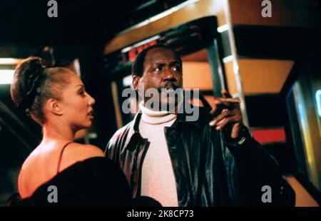 Richard Rountree Film: Shaft (USA/DE 2000) Regie: John Singleton 16 June 2000 **WARNUNG** Dieses Foto ist nur für redaktionelle Zwecke bestimmt und unterliegt dem Copyright von PARAMOUNT und/oder des Fotografen, der von der Film- oder Produktionsfirma beauftragt wurde, und kann nur von Publikationen im Zusammenhang mit der Bewerbung des oben genannten Films reproduziert werden. Eine obligatorische Gutschrift an PARAMOUNT ist erforderlich. Der Fotograf sollte auch bei Bekanntwerden des Fotos gutgeschrieben werden. Ohne schriftliche Genehmigung der Film Company kann keine kommerzielle Nutzung gewährt werden. Stockfoto