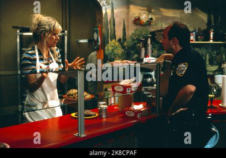 Tracey Ullman Film: Small Time Crooks (USA 2000) Charaktere: Frenchy Regie: Woody Allen 19 May 2000 **WARNUNG** Dieses Foto ist nur für redaktionelle Zwecke bestimmt und unterliegt dem Copyright von DREAMWORKS und/oder des Fotografen, der von der Film- oder Produktionsfirma beauftragt wurde, und kann nur von Publikationen im Zusammenhang mit der Bewerbung des oben genannten Films reproduziert werden. Eine obligatorische Gutschrift an DREAMWORKS ist erforderlich. Der Fotograf sollte auch bei Bekanntwerden des Fotos gutgeschrieben werden. Ohne schriftliche Genehmigung der Film Company kann keine kommerzielle Nutzung gewährt werden. Stockfoto
