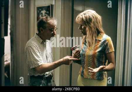 Woody Allen & Tracey Ullman Film: Small Time Crooks (USA 2000) Charaktere: Ray & Frenchy Regie: Woody Allen 19 May 2000 **WARNUNG** Dieses Foto ist nur für redaktionelle Zwecke bestimmt und unterliegt dem Copyright von DREAMWORKS und/oder des Fotografen, der von der Film- oder Produktionsfirma beauftragt wurde, und kann nur von Publikationen im Zusammenhang mit der Bewerbung des oben genannten Films reproduziert werden. Eine obligatorische Gutschrift an DREAMWORKS ist erforderlich. Der Fotograf sollte auch bei Bekanntwerden des Fotos gutgeschrieben werden. Ohne schriftliche Genehmigung der Film Company kann keine kommerzielle Nutzung gewährt werden. Stockfoto