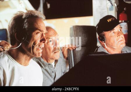 Clint Eastwood, Donald Sutherland & James Garner Film: Space Cowboys (USA/AUS 2000) Charaktere: Frank Corvin,Jerry O'Neill & Tank Sullivan Regie: Clint Eastwood 01 August 2000 **WARNUNG** Dieses Foto ist nur für redaktionelle Zwecke bestimmt und unterliegt dem Copyright von WARNER BROS. Und/oder des Fotografen, der von der Film- oder Produktionsfirma beauftragt wurde und nur durch Publikationen im Zusammenhang mit der Bewerbung des oben genannten Films reproduziert werden kann. Eine obligatorische Gutschrift an WARNER BROS. Ist erforderlich. Der Fotograf sollte auch bei Bekanntwerden des Fotos gutgeschrieben werden. Eine kommerzielle Nutzung kann ohne schriftliche Genehmigung von nicht gewährt werden Stockfoto