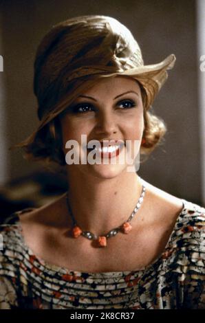 Charlize Theron Film: The Legend of Bagger Vance (USA 2000) Charaktere: Adele Invergordon Regie: Robert Redford 29 October 2000 **WARNUNG** Dieses Foto ist nur für den redaktionellen Gebrauch bestimmt und unterliegt dem Copyright von 20. CENTURY FOX und/oder des Fotografen, der von der Film- oder Produktionsfirma beauftragt wurde, und kann nur durch Publikationen im Zusammenhang mit der Bewerbung des oben genannten Films reproduziert werden. Eine obligatorische Gutschrift an 20. CENTURY FOX ist erforderlich. Der Fotograf sollte auch bei Bekanntwerden des Fotos gutgeschrieben werden. Ohne schriftliche Genehmigung der Film Company kann keine kommerzielle Nutzung gewährt werden. Stockfoto