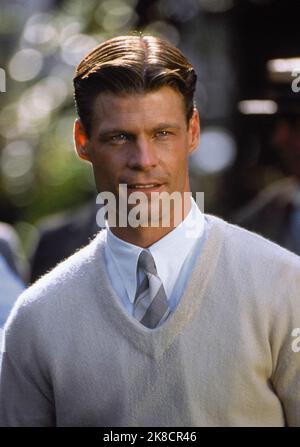 Joel Gretsch Film: Die Legende von Bagger Vance (USA 2000) Charaktere: Bobby Jones Regie: Robert Redford 29 October 2000 **WARNUNG** Dieses Foto ist nur für den redaktionellen Gebrauch bestimmt und unterliegt dem Copyright von 20. CENTURY FOX und/oder des Fotografen, der von der Film- oder Produktionsfirma beauftragt wurde, und kann nur durch Publikationen im Zusammenhang mit der Bewerbung des oben genannten Films reproduziert werden. Eine obligatorische Gutschrift an 20. CENTURY FOX ist erforderlich. Der Fotograf sollte auch bei Bekanntwerden des Fotos gutgeschrieben werden. Ohne schriftliche Genehmigung der Film Company kann keine kommerzielle Nutzung gewährt werden. Stockfoto