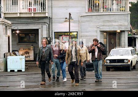 William Fichtner, Allen Payne, George Clooney, John Hawkes & John C. Reilly Film: The Perfect Storm (USA 2000) Charaktere: David 'Sully' Sullivan, Alfred Pierre, Billy Tyne, Michael 'Bugsy' Moran, Dale 'Murph' Murphy Regie: Wolfgang Petersen 26 June 2000 **WARNUNG** Dieses Foto ist nur für redaktionelle Zwecke bestimmt und unterliegt dem Copyright von WARNER BROS. Und/oder des Fotografen, der von der Film- oder Produktionsfirma beauftragt wurde und nur durch Publikationen im Zusammenhang mit der Bewerbung des oben genannten Films reproduziert werden kann. Eine obligatorische Gutschrift an WARNER BROS. Ist erforderlich. Der Fotograf sollte auch credi sein Stockfoto