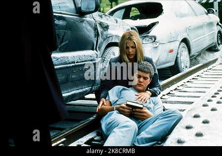 Leslie BIBB & Joshua Jackson Film: The Skulls (USA/CAN 2000) Charaktere: Chloe Whitfield & Lucas 'Luke' McNamara Regie: Rob Cohen 27 March 2000 **WARNUNG** Dieses Foto ist nur für redaktionelle Verwendung bestimmt und unterliegt dem Copyright von UNIVERSAL-BILDERN und/oder dem Fotografen, der von der Film- oder Produktionsfirma beauftragt wurde und darf nur von Publikationen im Zusammenhang mit der Bewerbung des oben genannten Films reproduziert werden. Eine obligatorische Gutschrift für UNIVERSELLE BILDER ist erforderlich. Der Fotograf sollte auch bei Bekanntwerden des Fotos gutgeschrieben werden. Ohne schriftliche Genehmigung der Film Company kann keine kommerzielle Nutzung gewährt werden. Stockfoto