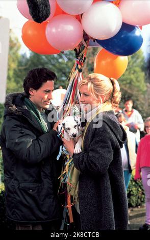 Ioan Gruffudd & Alice Evans Film: 102 Dalmatiner (2000) Charaktere: Kevin Sheperd, Chloe Simon Regie: Kevin Lima 22. November 2000 **WARNUNG** Dieses Foto ist nur für redaktionelle Zwecke bestimmt und unterliegt dem Copyright von DISNEY und/oder dem von der Film- oder Produktionsfirma beauftragten Fotografen.Es kann nur von Publikationen im Zusammenhang mit der Bewerbung des oben genannten Films reproduziert werden. Eine obligatorische Gutschrift an DISNEY ist erforderlich. Der Fotograf sollte auch bei Bekanntwerden des Fotos gutgeschrieben werden. Ohne schriftliche Genehmigung der Film Company kann keine kommerzielle Nutzung gewährt werden. Stockfoto