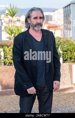 Cannes, Frankreich, 18 2022. Oktober, John Lynch beim Photo-Call für The Head während der MIPCOM 2022 - The World’s Entertainment Content Market © Ifnm Press Stockfoto