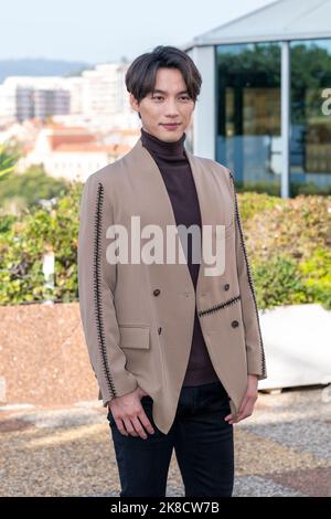 Cannes, Frankreich, 18 2022. Oktober, Sota Fukushi beim Photo-Call für The Head während der MIPCOM 2022 - The World’s Entertainment Content Market © Ifnm Press Stockfoto