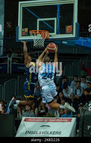 Andorra La vella, Andorra : 22 2022. Oktober : Spieler in Aktion bei Liga heb Oro Spiel zwischen Mora Banc Andorra BC und Caceres Basket , am 22. Oktober Stockfoto