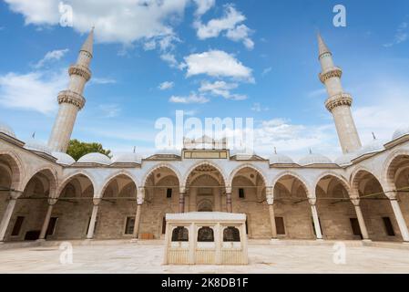 Suleymaniye Moschee, eine osmanische kaiserliche Moschee auf dem dritten Hügel von Istanbul, und die zweitgrößte Moschee der Stadt, Istanbul, Türkei Stockfoto
