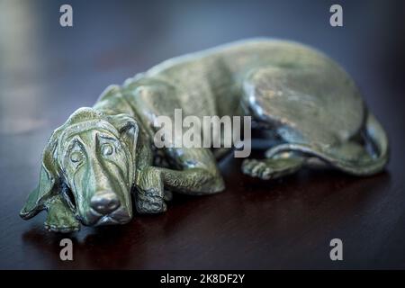 bruno jura Hund Eisengitter Figur Stockfoto