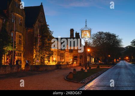 Die Lygon Arms im Morgengrauen. Broadway, Cotswolds, Worcestershire, England Stockfoto