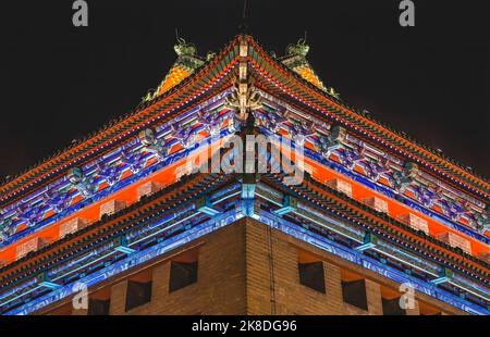 Southeast Corner Watchtower Dongbianmen Ming City Wall Ruins Park Night beleuchtete Peking China US-Marineinfanteristen gingen in Boxer Rebellion rüber. Stockfoto