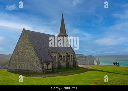 Leichte Stimmung an den Kreidefelsen (Falaise d'Aval) in der Nähe von Etretat, Normandie, Frankreich Stockfoto