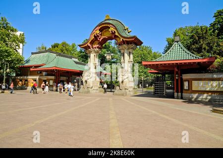 Zoologischer Garten, Elefantentor Eingang, Berlin, Deutschland Stockfoto