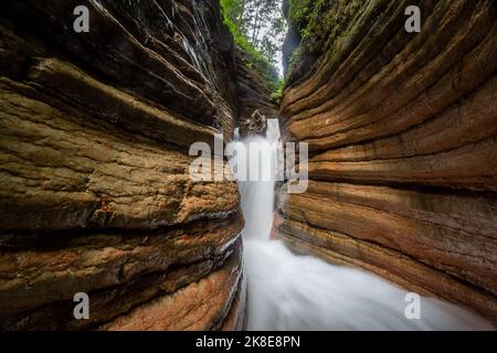 Wasserfall in der Taugl-Schlucht bei Salzburg, Österreich, Europa Stockfoto