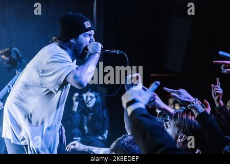 Kopenhagen, Dänemark. 22. Oktober 2022. Die kanadischen Metalcore-Band-Pendants spielen ein Live-Konzert im VEGA in Kopenhagen. Hier ist Sänger Brendan Murphy live auf der Bühne zu sehen. (Foto: Gonzales Photo/Alamy Live News Stockfoto