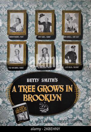 DOROTHY McGuire JOAN BLONDLL JAMES DUNN LLOYD NOLAN PEGGY ANN GARNER und TED DONALDSON in A TREE GROWS IN BROOKLYN 1945 Regie ELIA KAZAN Roman Betty Smith Musik Alfred Newman Produzent Louis D. Lightton Twentieth Century Fox Stockfoto