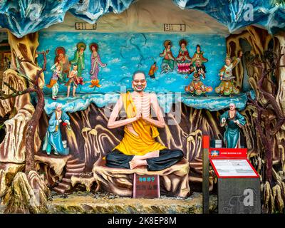 Living Buddha Jo Gehen Sie in den Haw Par Villa Theme Park. In diesem Park finden Sie Statuen und Dioramen aus der chinesischen Mythologie, Folklore, Legenden und Geschichte. Stockfoto