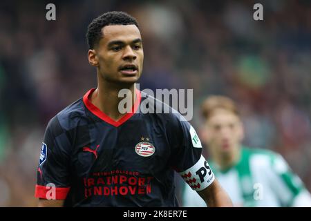 GRONINGEN, NIEDERLANDE - 23. OKTOBER: Cody Gakpo vom PSV während des niederländischen Eredivisie-Spiels zwischen dem FC Groningen und dem PSV Eindhoven am 23. Oktober 2022 bei Euroborg in Groningen, Niederlande (Foto: Peter Lous/Orange Picches) Stockfoto