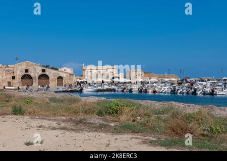 Das historische Dorf Marzamemi, Syrakus, Sizilien im Hochsommer Stockfoto