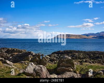 Östlich von der B8001 by Skipness, Blick auf die Nordspitze der Isle of Arran über den Kilbrannan Sound. Tarbert, Argyll und Bute. Schottland Stockfoto