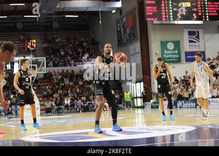 PalaSerradimigni, Sassari, Italien, 23. Oktober 2022, Mattia Udom (Dolomiti Energia Trentino) während der Banco di Sardegna Sassari gegen Dolomiti Energia Trentino - Italienische Basketball A Serie Championship Stockfoto