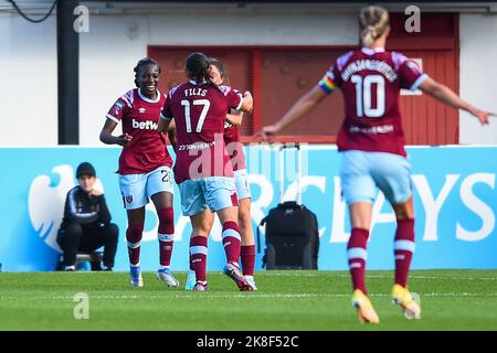 London, Großbritannien. 23. Oktober 2022. Dagenham, England, 23. 2022. Oktober: Während des Barclays FA Womens Super League-Spiels zwischen West Ham United gegen Reading in Dagenham und Redbridge's Chigwell Construction Stadium.England. (K Hodgson/SPP) Quelle: SPP Sport Press Photo. /Alamy Live News Stockfoto