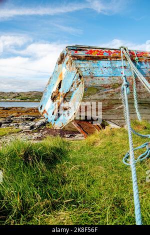 Ein altes Schiffswrack in der Nähe von Clifden (Irland) Stockfoto