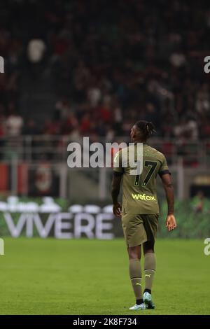 Mailand, Italien. 22. Oktober 2022. Rafael Leao vom AC Mailand während der Serie A 2022/23 Fußballspiel zwischen AC Mailand und AC Monza im Giuseppe Meazza Stadium, Mailand, Italien am 22. Oktober 2022 Credit: Independent Photo Agency/Alamy Live News Stockfoto