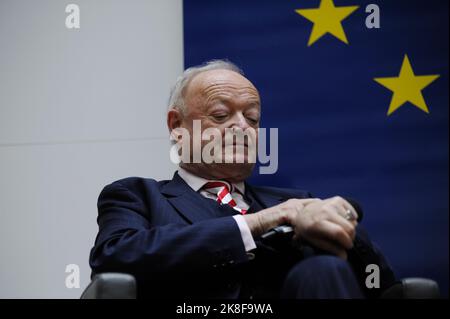 Wien, Österreich. 16. April 2016. Andreas Khol, ehemaliger österreichischer Politiker der ÖVP. Von 2002 bis 2006 war er Präsident des Österreichischen Nationalrats Stockfoto