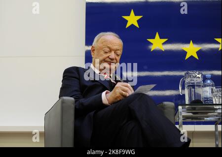 Wien, Österreich. 16. April 2016. Andreas Khol, ehemaliger österreichischer Politiker der ÖVP. Von 2002 bis 2006 war er Präsident des Österreichischen Nationalrats Stockfoto