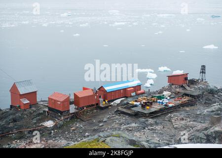 Argentinischer Run Base Brown im Paradise Harbour in der Antarktis Stockfoto