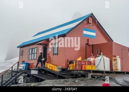 Argentinischer Run Base Brown im Paradise Harbour in der Antarktis Stockfoto