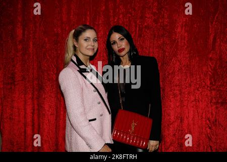 Yvonne Woelke und Djamila Rowe auf der 25. Venus Berlin 2022 in den Messehallen unter dem Funkturm. Berlin, 22.10.2022 Stockfoto