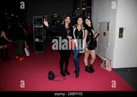 Djamila Rowe, Yvonne Woelke und Desirée Black auf der 25. Venus Berlin