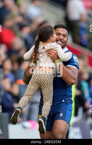 Eccles, Großbritannien. 23. Oktober 2022. Manu Tuilagi #12 of Sale Sharks während des Gallagher Premiership Spiels Sale Sharks vs Harlekins im AJ Bell Stadium, Eccles, Großbritannien, 23.. Oktober 2022 (Foto von Steve Flynn/News Images) in Eccles, Großbritannien am 10/23/2022. (Foto von Steve Flynn/News Images/Sipa USA) Quelle: SIPA USA/Alamy Live News Stockfoto