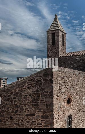 Mittelalterliches Dorf Cardona, Provinz Barcelona, Katalonien, Spanien, berühmt für seinen Salzberg. Stockfoto