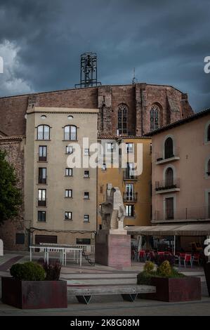 Mittelalterliches Dorf Cardona, Provinz Barcelona, Katalonien, Spanien, berühmt für seinen Salzberg. Stockfoto