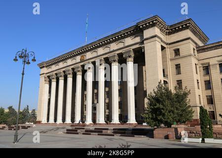 International School of Economics, Kasachisch-Britische Technische Universität, Tole Bi Street, Almaty, Region Almaty, Kasachstan, Zentralasien Stockfoto