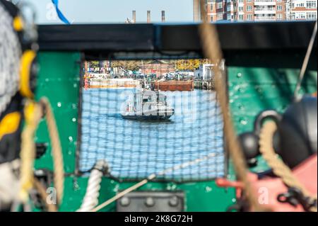 USS Constitution ging von Charlestown Navy Yard für die Geburtstagsfeier 225. im Gange. Stockfoto