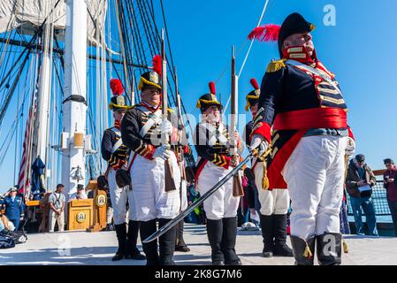 USS Constitution ging von Charlestown Navy Yard für die Geburtstagsfeier 225. im Gange. Stockfoto