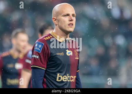 Warschau, Polen. 22. Oktober 2022. Rafal Kurzawa von Pogon gesehen während des polnischen PKO Ekstraklasa League-Spiels zwischen Legia Warszawa und Pogon Szczecin im Marschall Jozef Pilsudski Legia Warsaw Municipal Stadium.Endstand; Legia Warszawa 1:1 Pogon Szczecin. Kredit: SOPA Images Limited/Alamy Live Nachrichten Stockfoto