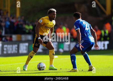 Wolverhampton, Großbritannien. 23. Oktober 2022. Adama Traore von Wolverhampton während des Premier League-Spiels zwischen Wolverhampton Wanderers und Leicester City am 23. Oktober 2022 in Molineux, Wolverhampton, England. Foto von Ben Wright. Nur zur redaktionellen Verwendung, Lizenz für kommerzielle Nutzung erforderlich. Keine Verwendung bei Wetten, Spielen oder Veröffentlichungen einzelner Clubs/Vereine/Spieler. Kredit: UK Sports Pics Ltd/Alamy Live Nachrichten Stockfoto